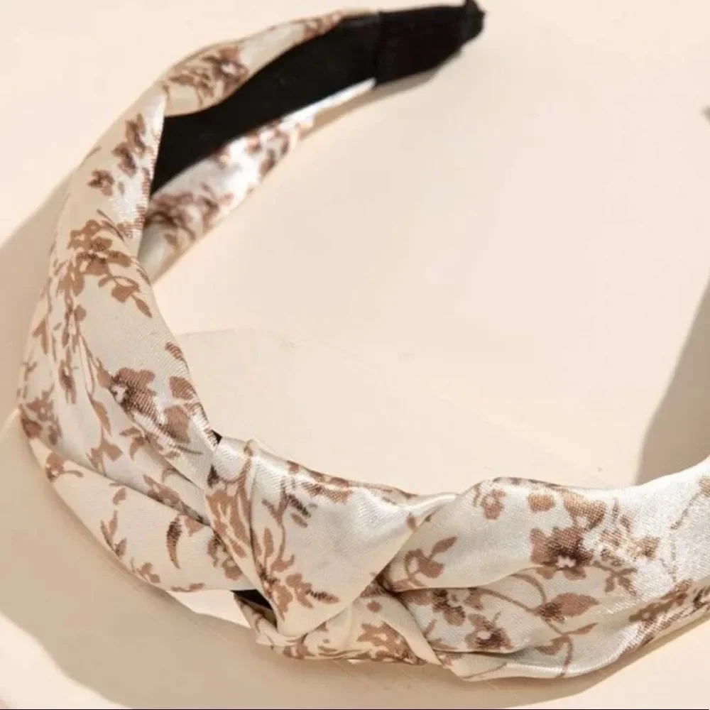 KNOT Headbands - Picture 4 of 4